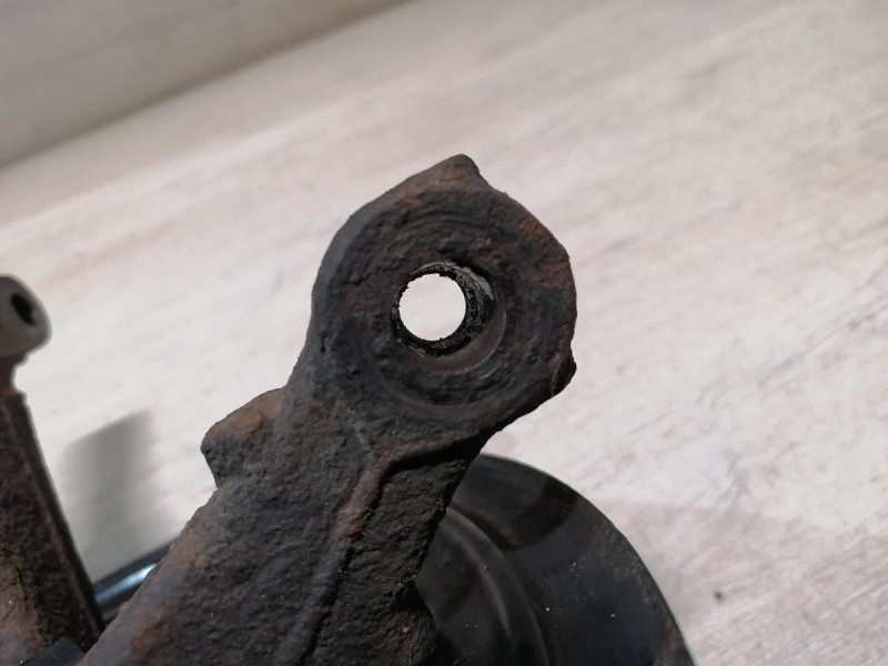 Almera G15 №12 кулак правый