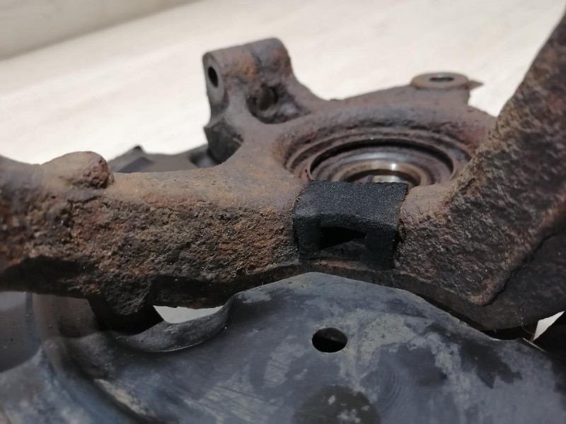 Almera G15 №12 кулак правый