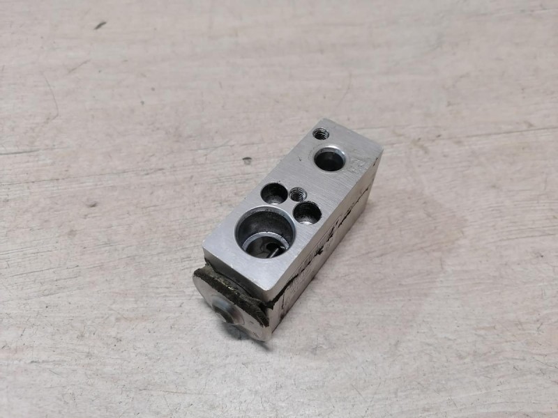 Almera G15 №12 клапан кондиционера