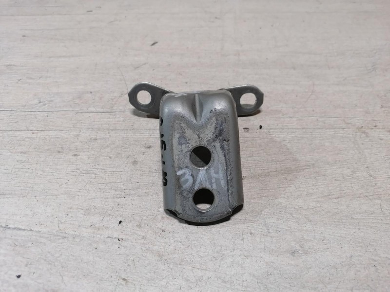 Almera G15 №12 петля двери задняя левая нижняя