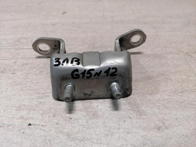 Almera G15 №12 петля двери задняя левая верхняя