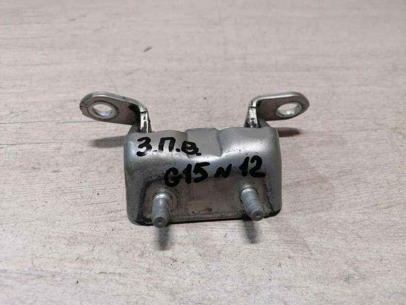 Almera G15 №12 петля двери задняя правая верхняя