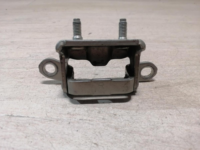 Almera G15 №12 петля двери задняя правая верхняя