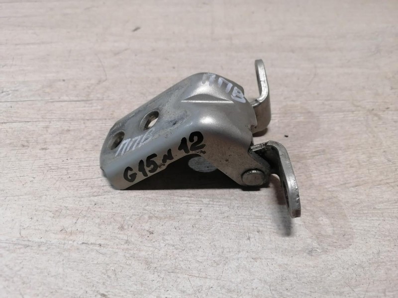 Almera G15 №12 петля двери передняя правая верхняя