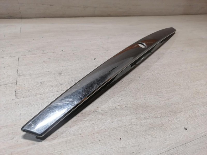 Almera G15 №12 молдинг крышки багажника