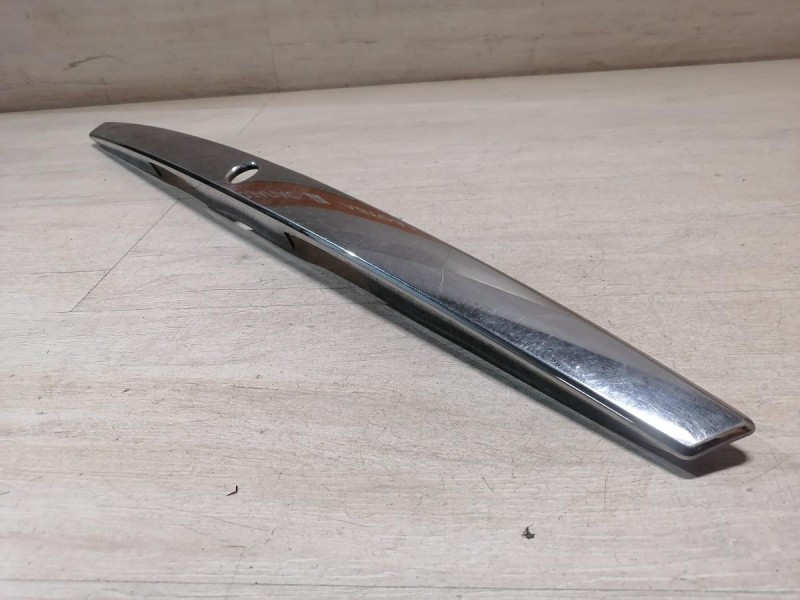 Almera G15 №12 молдинг крышки багажника