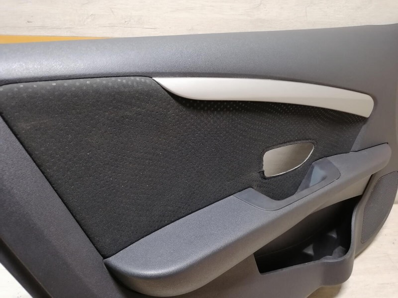 Almera G15 обшивка двери передняя левая эл
