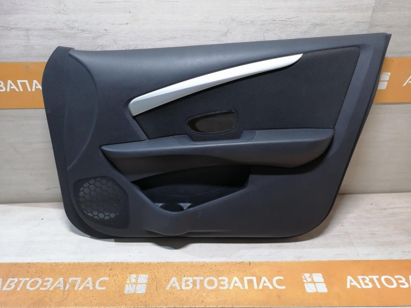 Almera G15 обшивка двери передняя правая эл