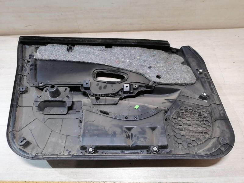 Almera G15 обшивка двери передняя правая эл