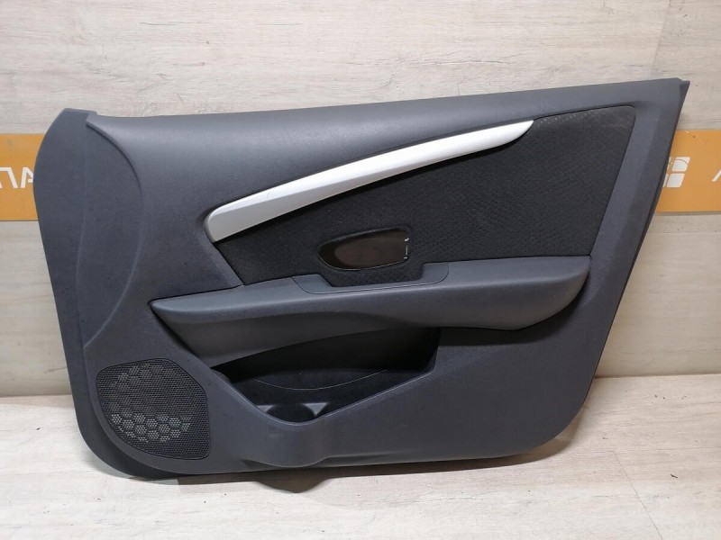 Almera G15 обшивка двери передняя правая эл
