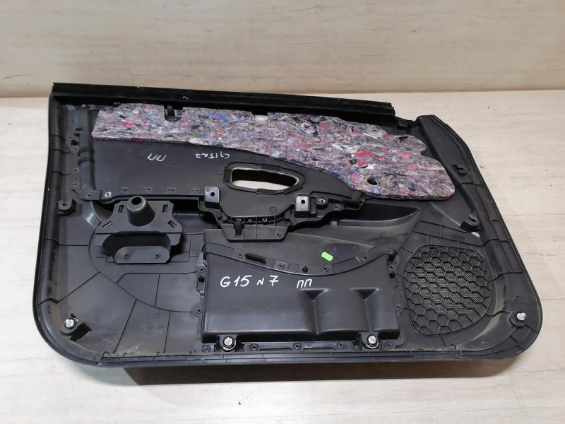 Almera G15 обшивка двери передняя правая эл