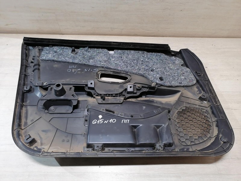 Almera G15 обшивка двери передняя правая эл