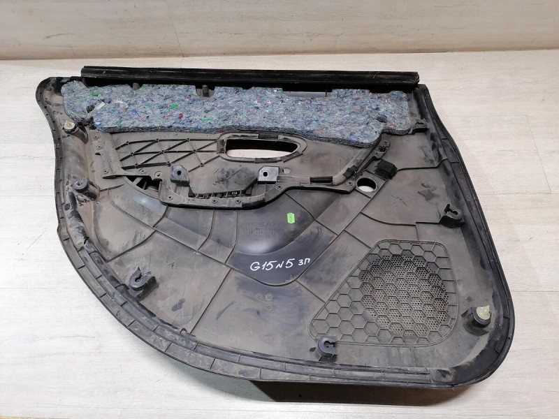 Almera G15 обшивка двери задняя правая мех