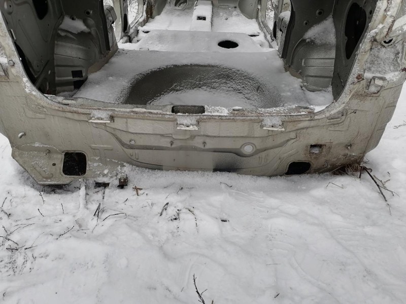 Almera G15 №12 панель задняя ниша под запаску