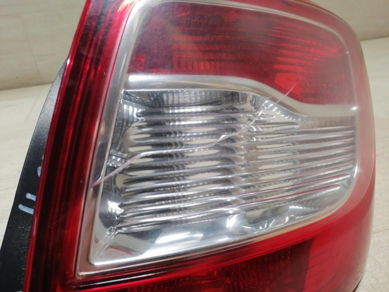 Sandero №18 фонарь правый деф