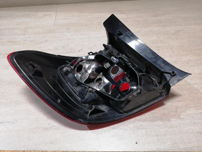 Sandero №18 фонарь правый деф