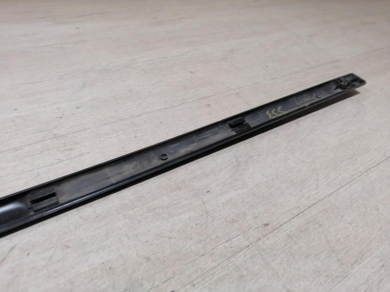 Logan ф2 №4 молдинг двери передний