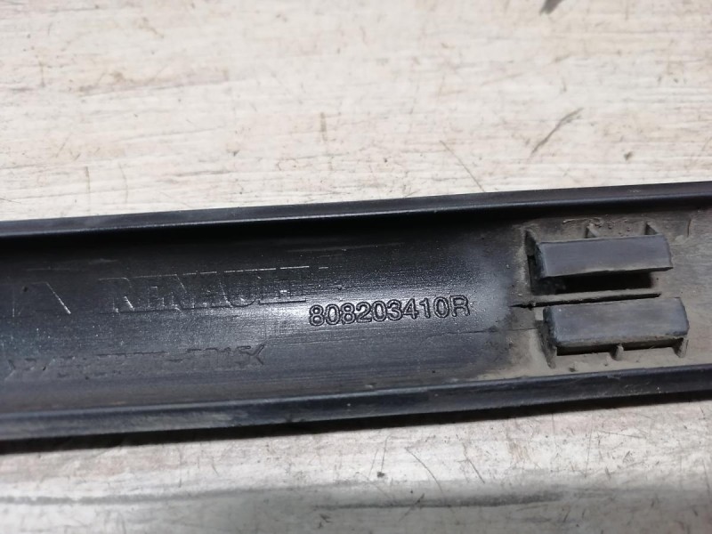 Logan ф2 №4 молдинг двери передний