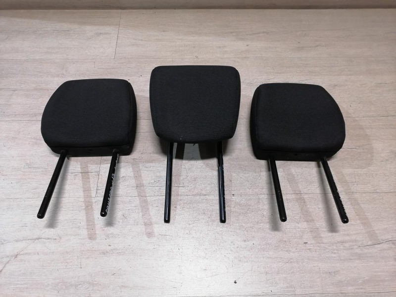 Sandero №17 подголовник заднего дивана к-кт