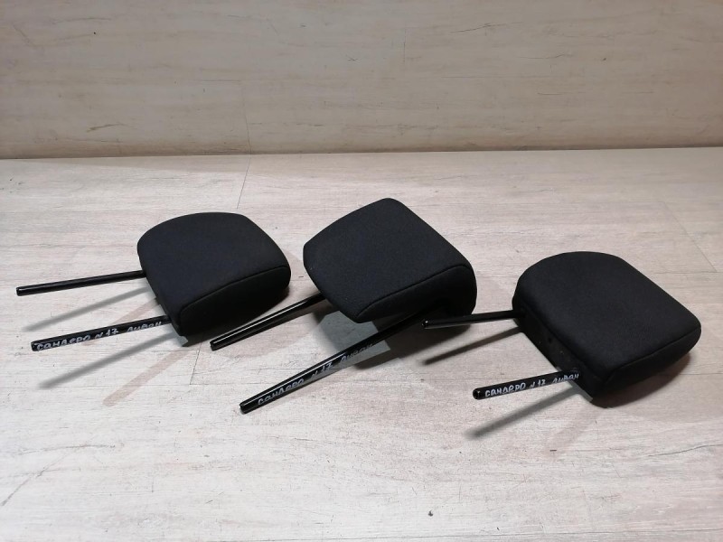 Sandero №17 подголовник заднего дивана к-кт