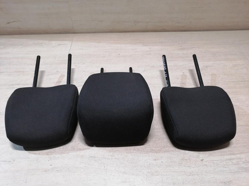 Sandero №17 подголовник заднего дивана к-кт