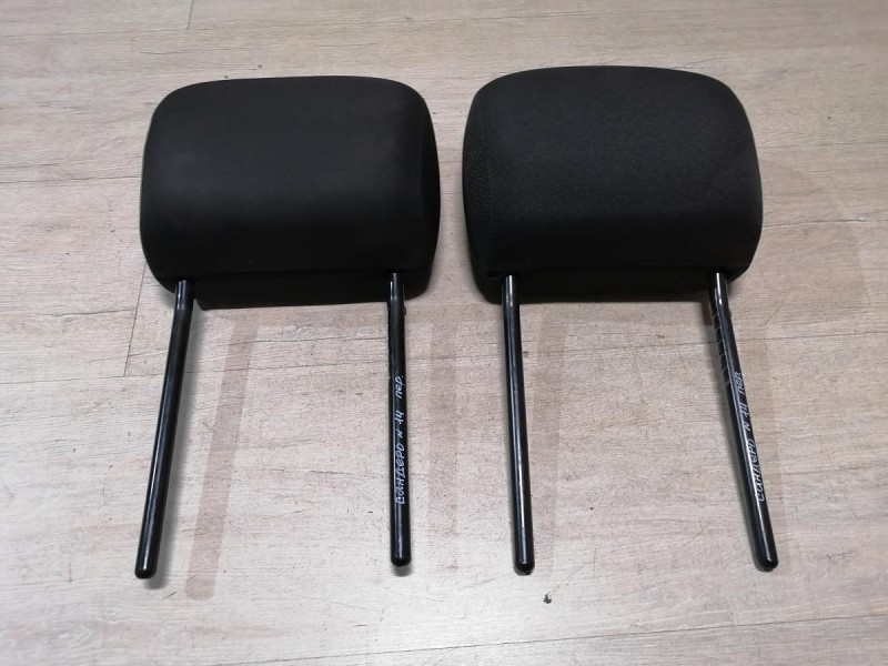 Sandero №17 подголовник заднего дивана к-кт