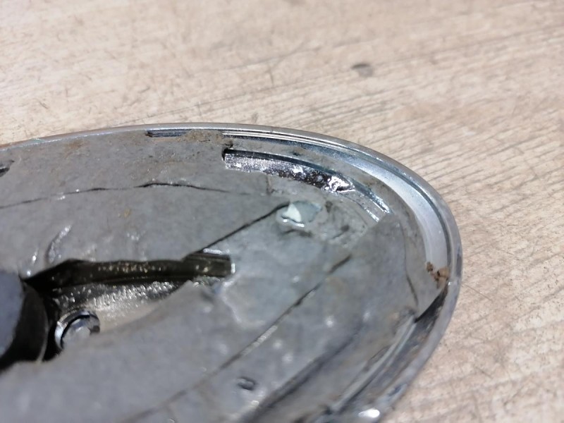 Rio 3 эмблема капота шильдик деф