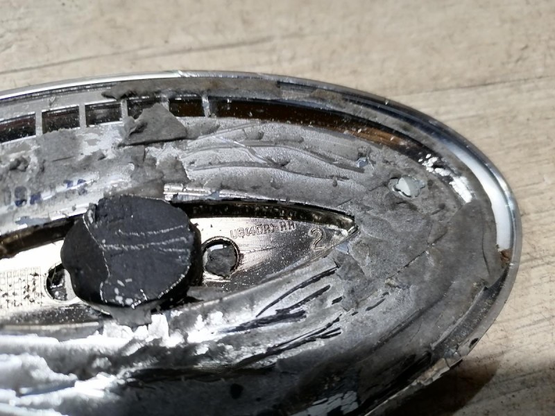 Rio 3 эмблема капота шильдик деф