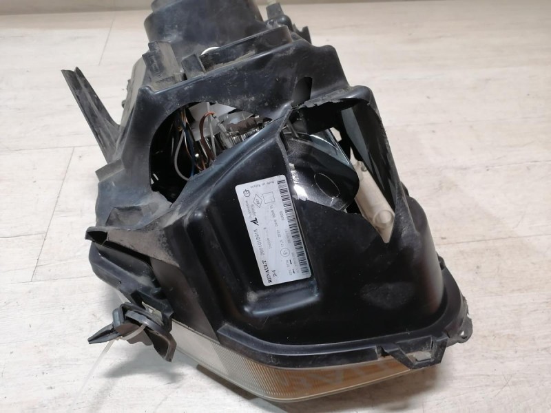 Duster №6 фара правая деф