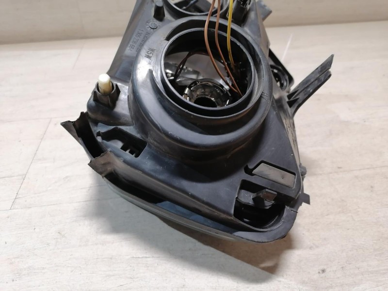 Duster №6 фара правая деф