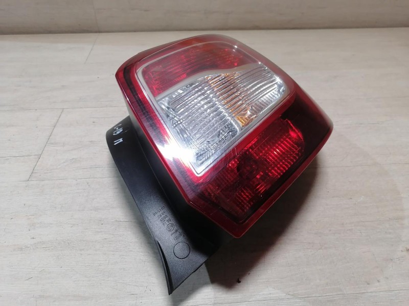 Sandero №19 фонарь правый