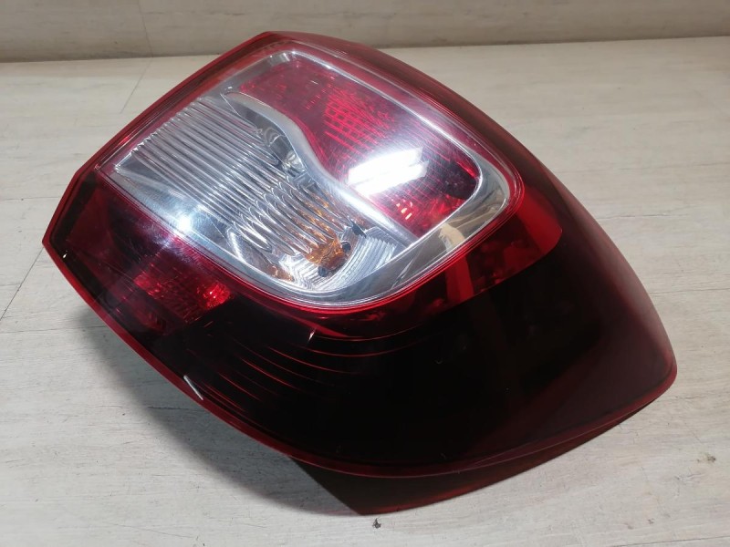 Sandero №19 фонарь правый