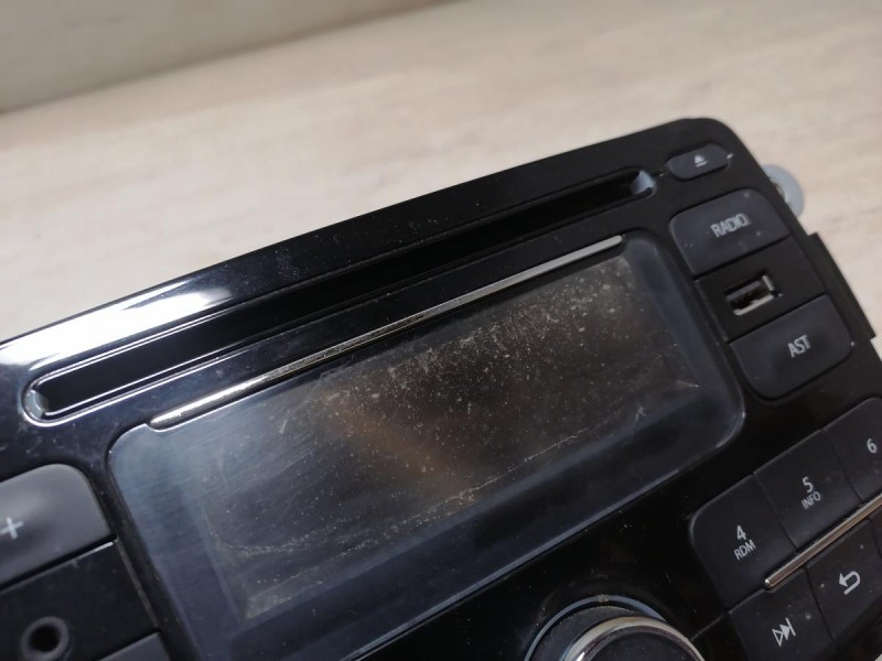 Sandero №19 магнитола штатная 2 дин