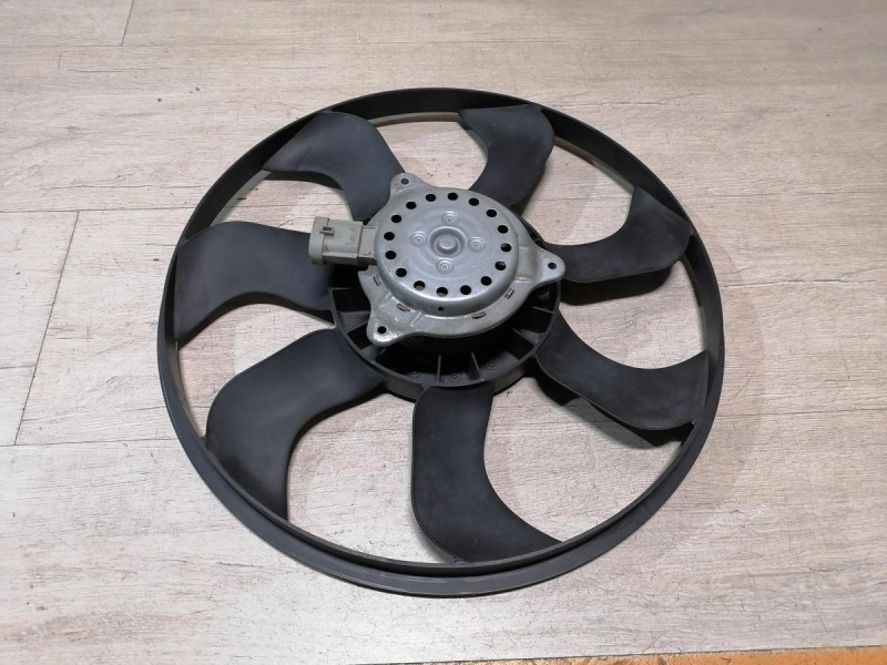 Sandero №19 моторчик вентилятора охлаждения двигателя с крыльчаткой