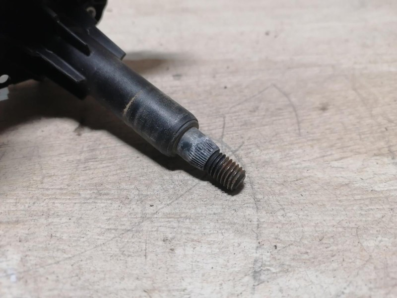 Sandero №19 моторчик заднего дворника