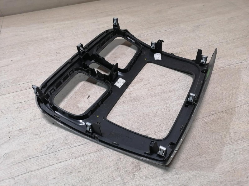 Sandero №19 рамка под магнитолу 2 дин