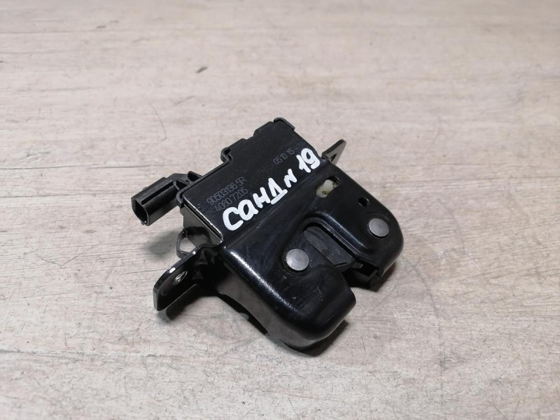 Sandero №19 замок багажника