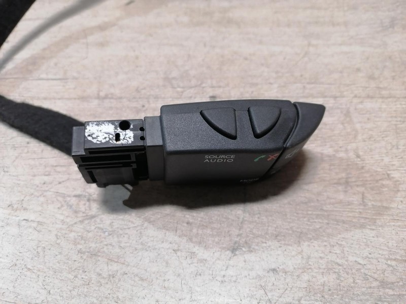 Sandero №19 джойстик подрулевой с проводкой