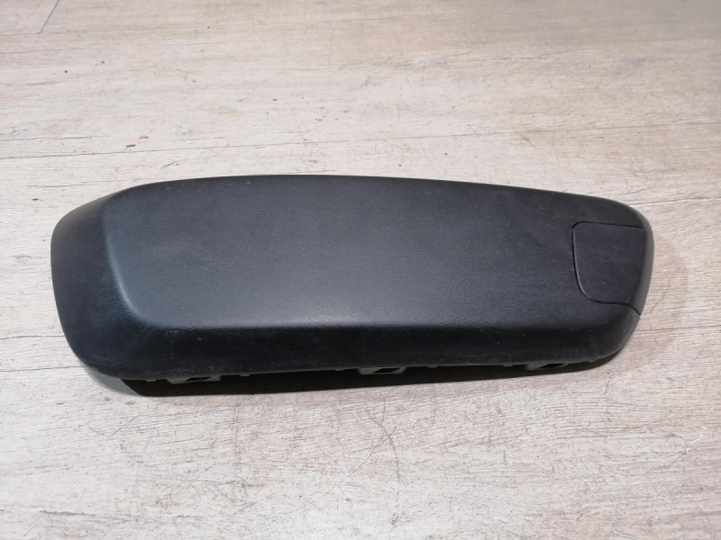 Sandero №19 накладка переднего бампера правая