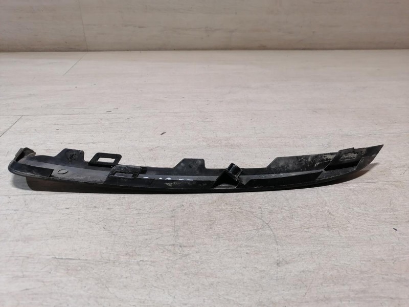 Sandero №19 ресничка правая