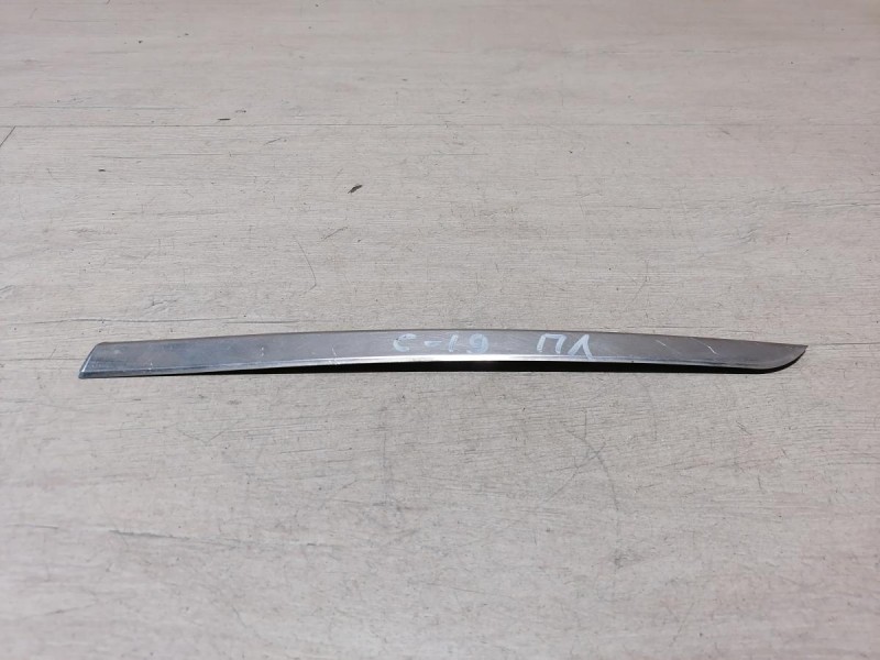 Sandero №19 молдинг решетки радиатора левый