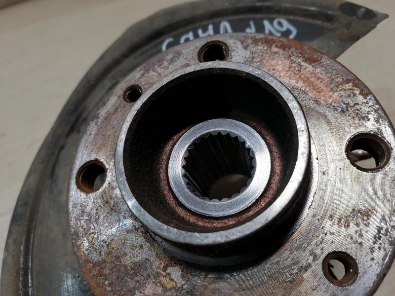 Sandero №19 кулак правый