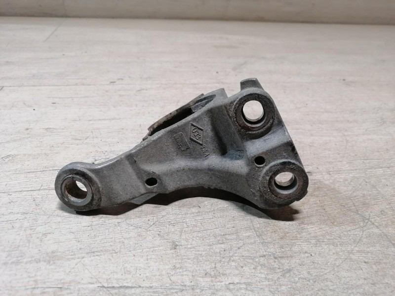 Sandero №19 кронштейн подвесного подшипника