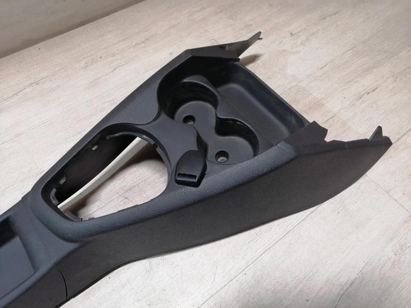 Sandero №19 консоль центральная в сборе