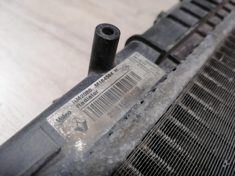 Sandero №19 радиатор охлаждения двигателя деф