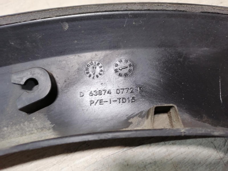 Sandero №19 расширитель крыла передний правый деф