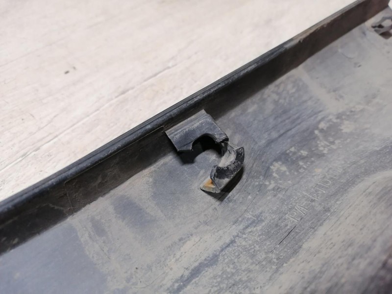 Sandero №19 расширитель крыла задний левый деф