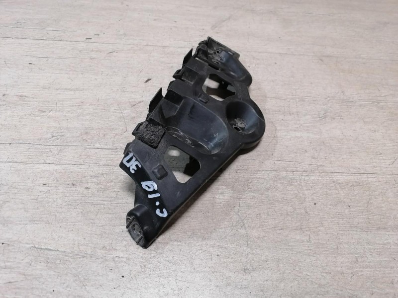 Sandero №19 крепление заднего бампера правое