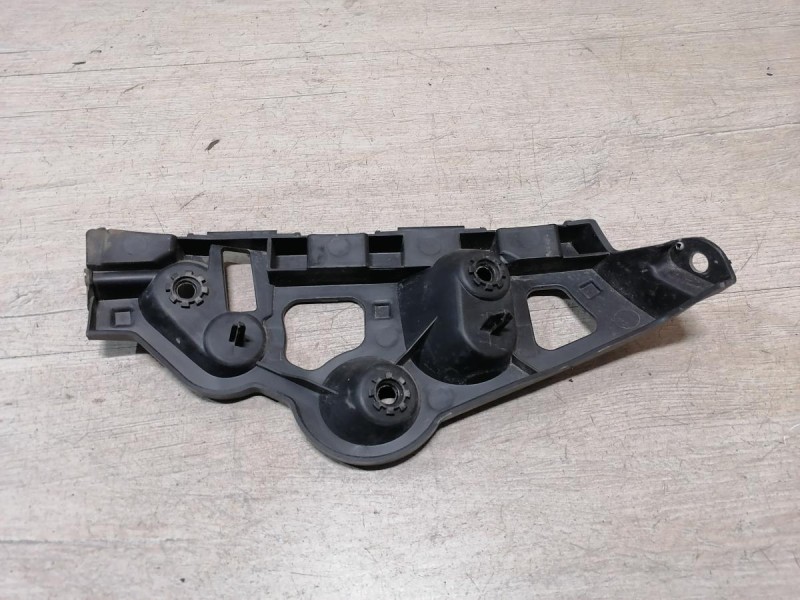 Sandero №19 крепление заднего бампера правое