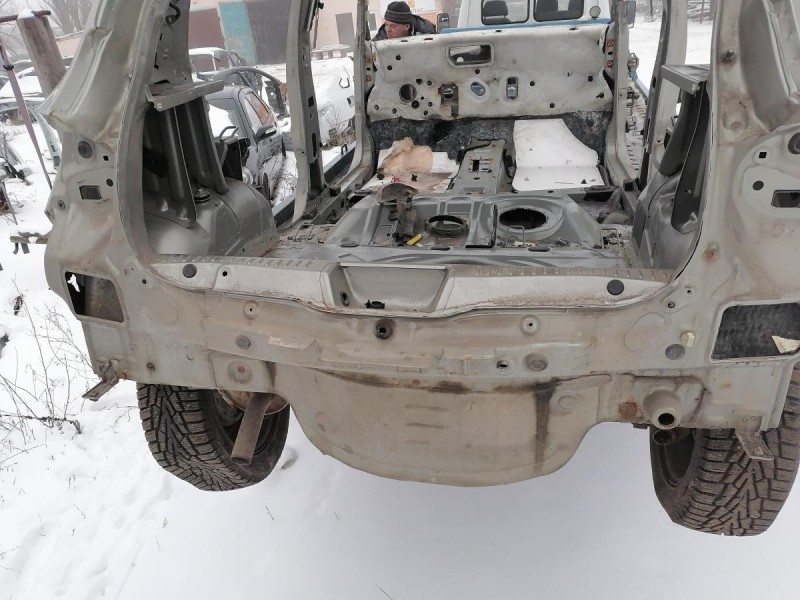 Sandero №19 панель задняя ниша под запаску